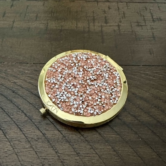 NEW!! Glam Compact Mirror - Picture 5 of 12